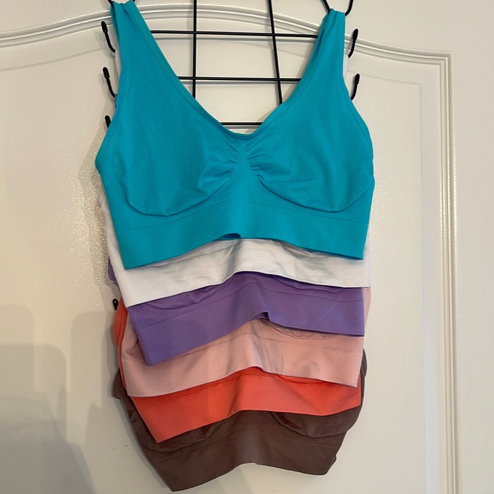 Lightweight sports bras